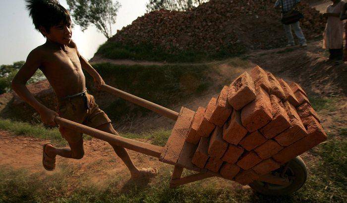 Oggi è la Giornata mondiale contro lo sfruttamento del lavoro minorile