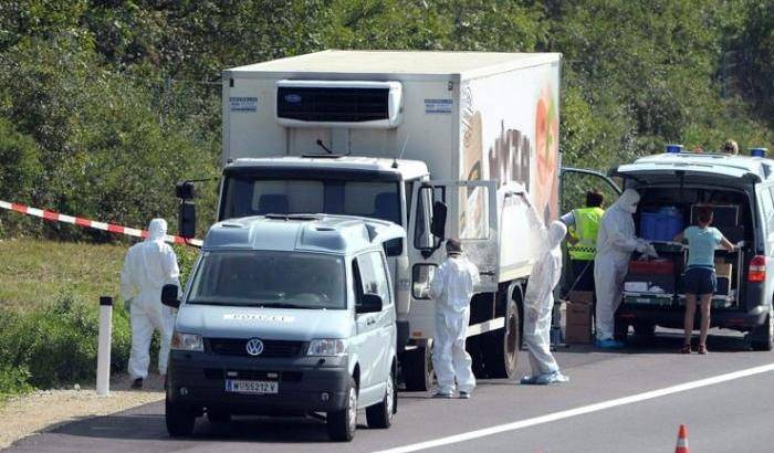 0004EDCA-il-tir-dove-vennero-trovati-i-corpi-di-71-migranti-vicino-a-vienna Il tir dove vennero trovati i corpi di 71 migranti vicino a Vienna
