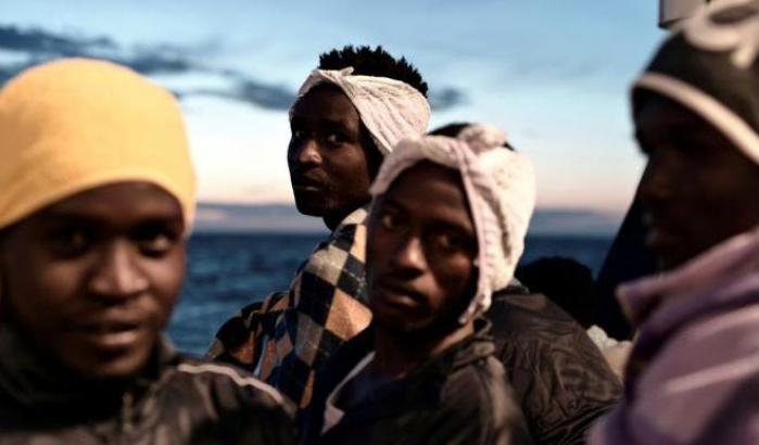 La Francia si offre per prendere a Valencia alcuni immigrati dell'Aquarius