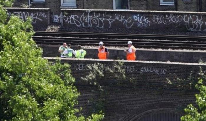0004EEDC-la-foto-dell-incidente-nella-ferrovia-di-londra La foto dell'incidente nella ferrovia di Londra