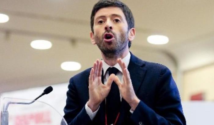 Speranza vieta le feste private: la quarantena ridotta da 14 a 10 giorni