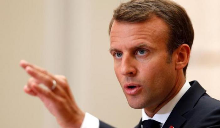 0004F0AB-macron Macron