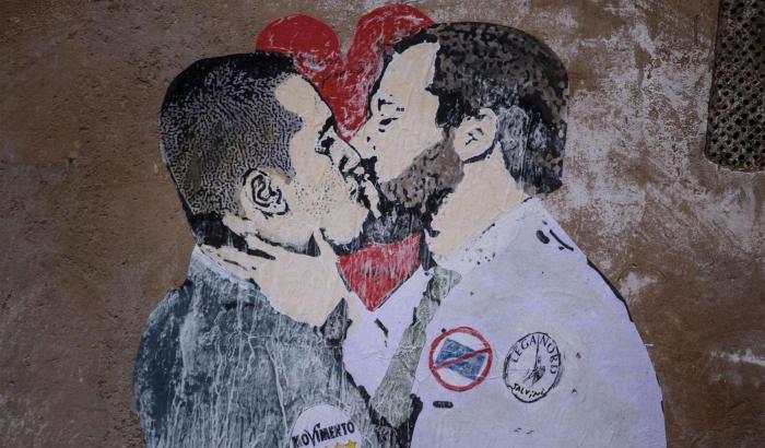 Il bacio tra Salvini e Di Maio di Tvboy (Salvatore Benintende)