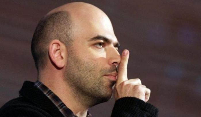 La stoccata di Saviano: "Salvini pensava di difendere i confini italiani da 131 naufraghi disperati?"