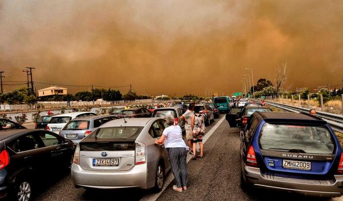 0004F7AC-in-fuga-dalle-fiamme In fuga dalle fiamme