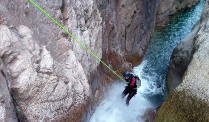 Corsica, onda anomala nel canyon: morti 4 canoisti tra cui una bambina