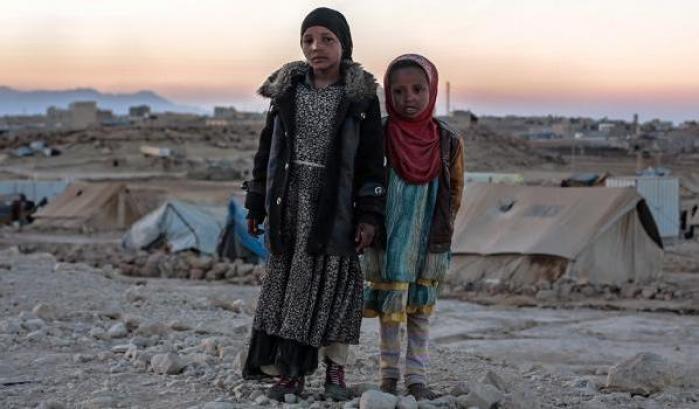 Bambini in un campo profughi in Yemen