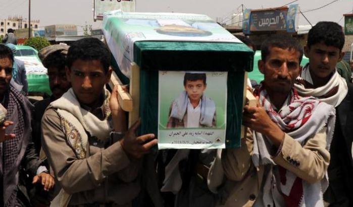 0004FC2F-i-funerali-di-un-bambino-yemenita I funerali di un bambino yemenita