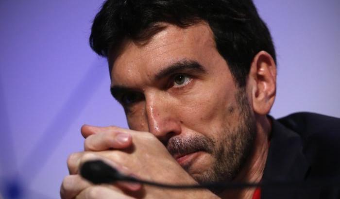 La proposta di Martina: "Class action per recuperare i 49 milioni sottratti dalla Lega"