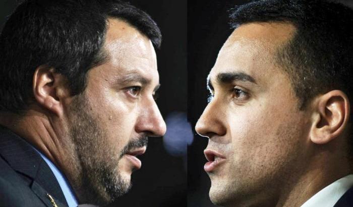 La Lega vola al 33,5%: il M5s "ruota di scorta di Salvini" cala nei sondaggi