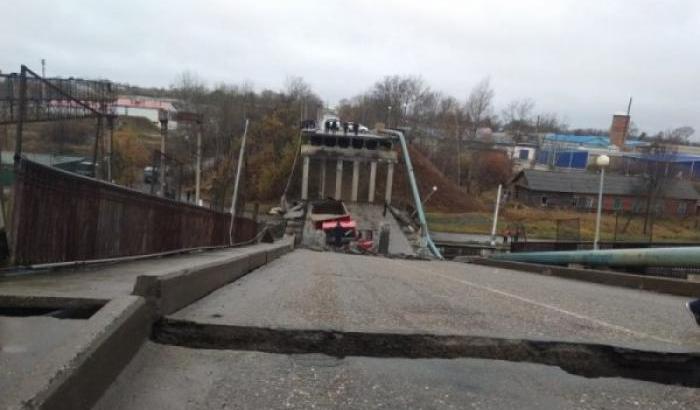 00050723-il-ponte-crollato-sulla-transiberiana Il ponte crollato sulla Transiberiana