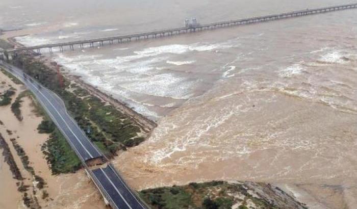 Il ponte sul rio Santa Lucia lungo la statale 195 che collega Cagliari al comune di Capoterra