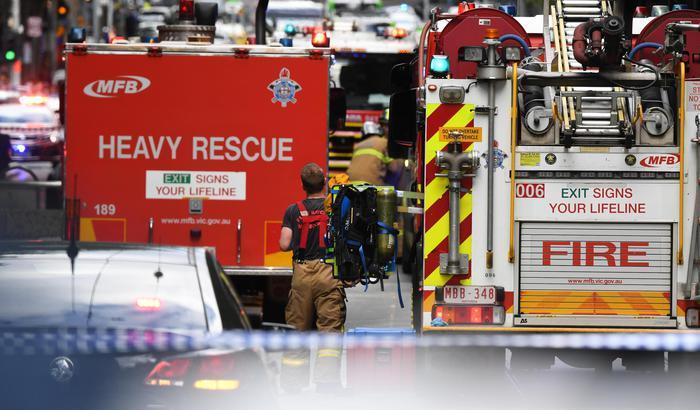 In Australia un uomo accoltella tre passanti: un morto