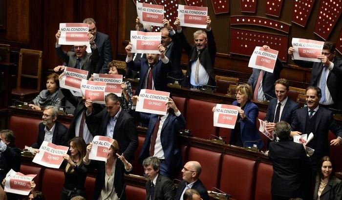 M5s sposa cemento e illegalità: reintrodotto il condono edilizio a Ischia