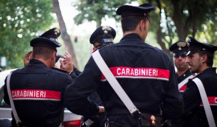 Bulli picchiano un 14enne per costringerlo a lasciare fidanzata