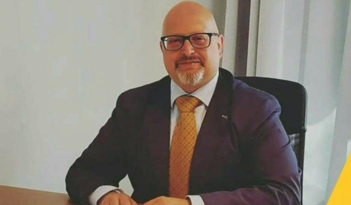 Il sindaco grillino di Avellino torna a casa: sfiduciato dal consiglio comunale