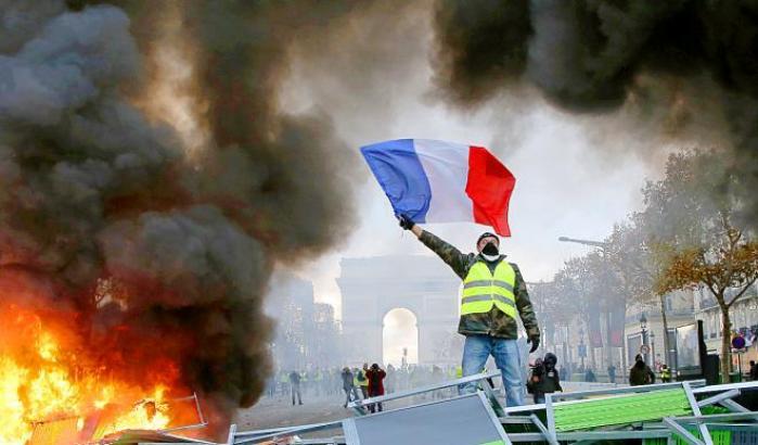 00050FE5-gilet-gialli-in-azione-a-parigi Gilet Gialli in azione a Parigi