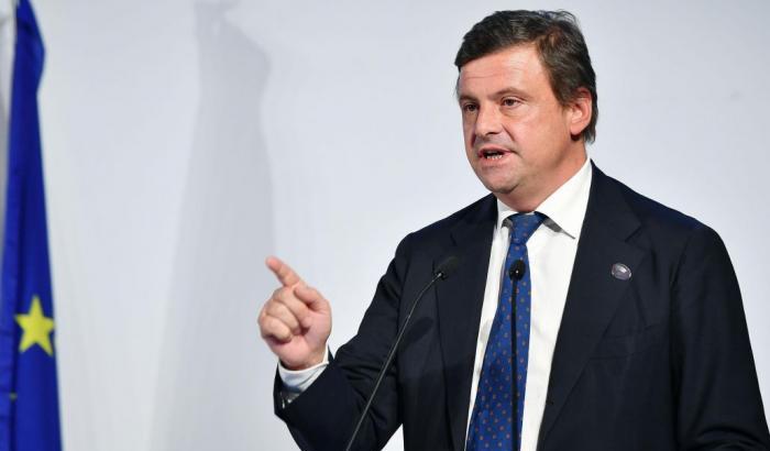 Calenda rassicura: "Non faccio un partito personale". Zingaretti lo vorrebbe come capolista alle europee