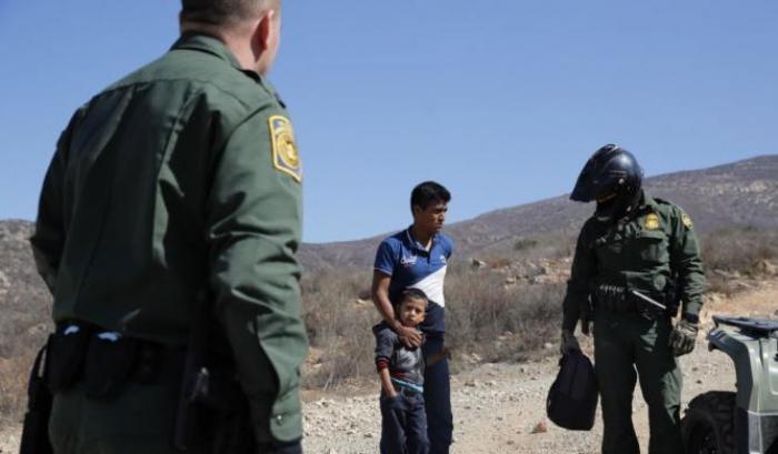 0005123D-un-padre-e-un-figlio-al-confine-con-il-messico Un padre e un figlio al confine con il Messico