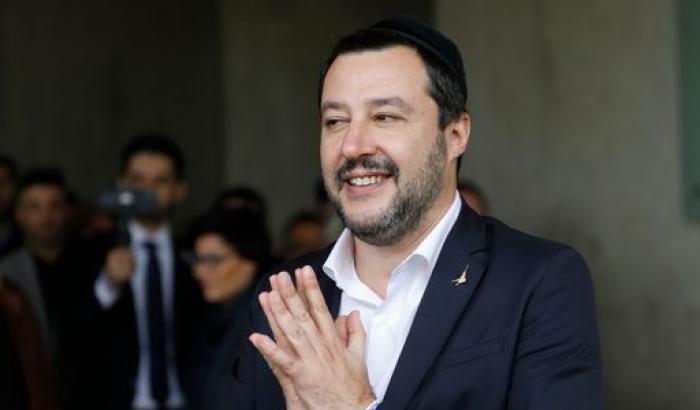 Salvini contro il Manifesto e Avvenire: giusto tagliargli i contributi