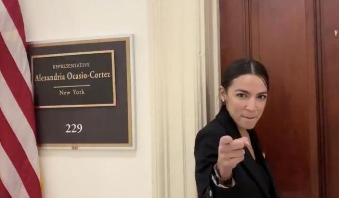 00051662-la-deputata-del-partito-democratico-alexandria-ocasio-cortez La deputata del Partito Democratico Alexandria Ocasio-Cortez