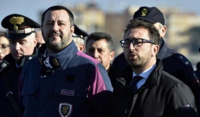 M5s scavalca a destra Salvini: "A denunciare le Ong siamo stati noi i primi"