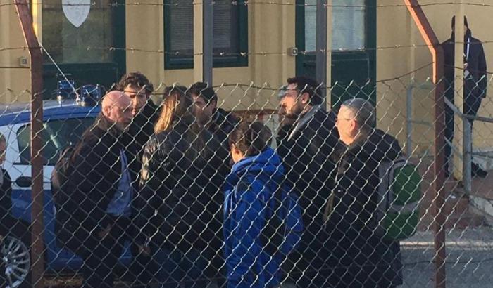 Sea Watch, il 'ribelle' De Falco a Siracusa: "il M5s è stato dirottato dalla Lega, era mio dovere essere qui"