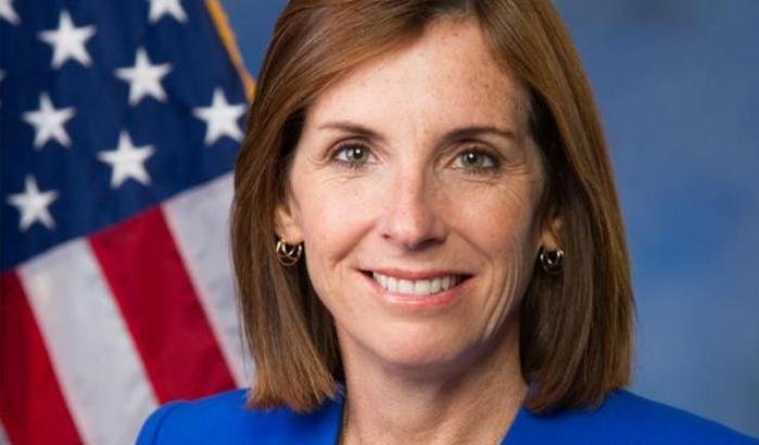 Martha McSally, prima top gun Usa racconta: "Io stuprata per anni nell'aeronautica"