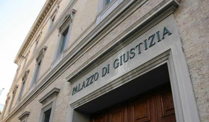 Uccise la fidanzata, pena dimezzata in appello: "Era realmente turbato dopo il delitto"