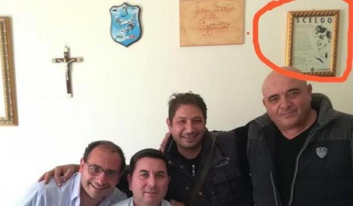 Il sindaco Tommaso Iaria (seduto)