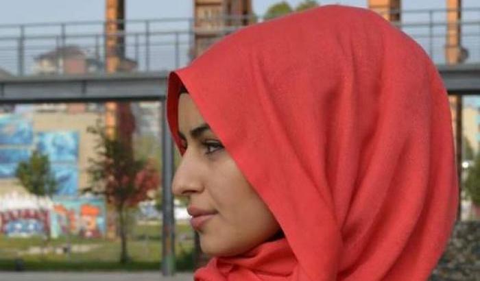 Due ragazze con il velo picchiate e umiliate sul bus a Torino