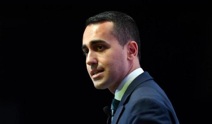 Fascista insulta la poliziotta, per Di Maio è solo un "cafone": travolto dalle critiche