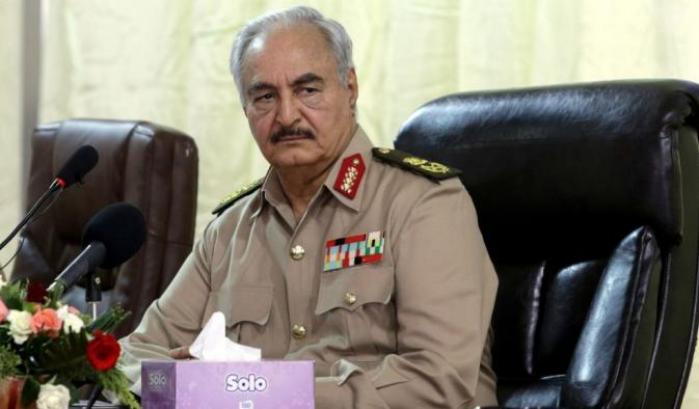 In Libia va in scena l'azzardo finale di Haftar: "Sono io il nuovo Rais".