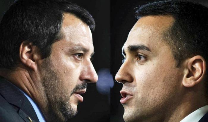 Salvini promette più debito e Di Maio replica: "basta sparate, lo spread sale"