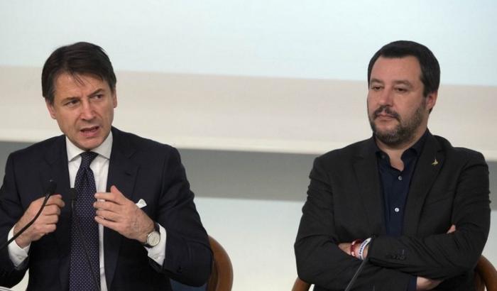 Conte fa il seccato: "Su Siri decido io". Ma poi ci ripensa: "Lo ascolterò"