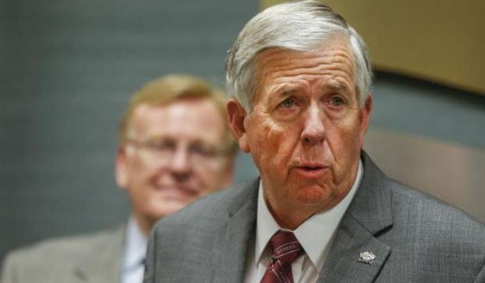 00052CE1-mike-parson Mike Parson