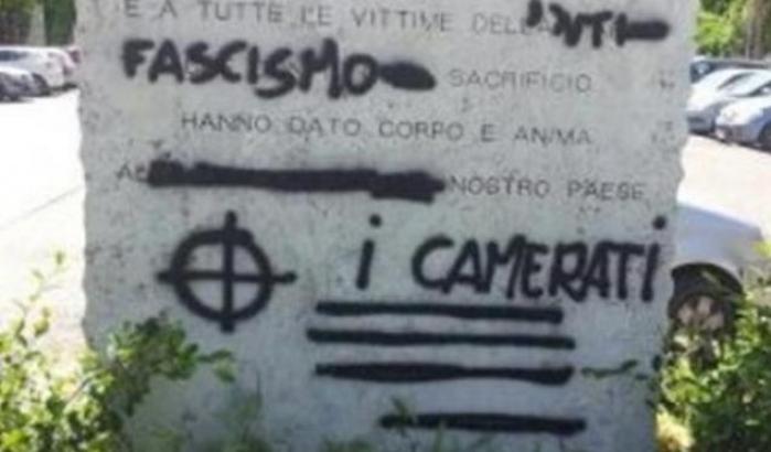Un blitz fascista interrompe l'assemblea sulla parità di genere: insulti alle donne e inni a Mussolini