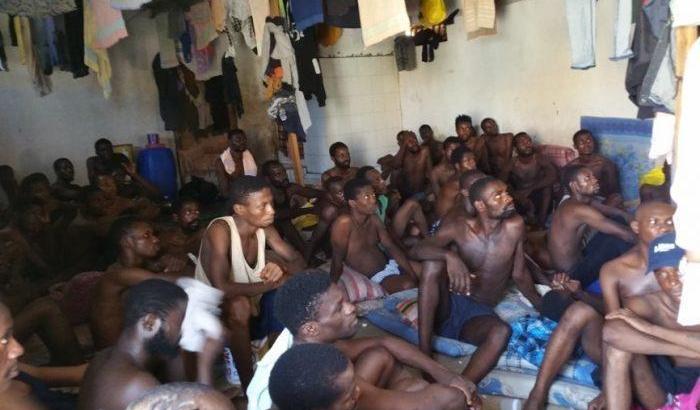 000535B9-migranti-detenuti-in-libia Migranti detenuti in Libia
