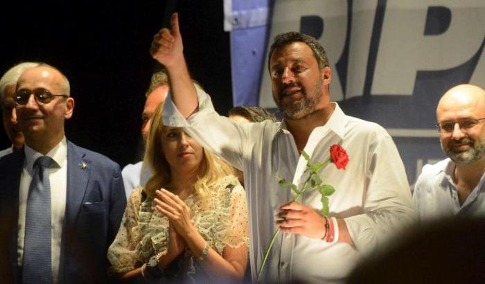 Incassati i voti per la legge sicurezza Salvini si libera dei camerieri M5s