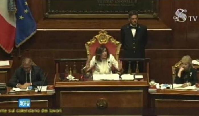 Freud tradisce la Casellati che al Senato chiama Salvini 'presidente'