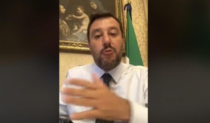 Salvini torna subito nel Viminale. Per lavorare? No: per una diretta Facebook