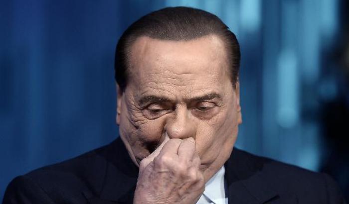 Silvio, un disco rotto da 25 anni: "Al governo due partiti comunisti"