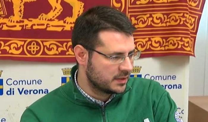 Dal leghista Comencini volgarità contro il Quirinale: "Mattarella fa schifo"