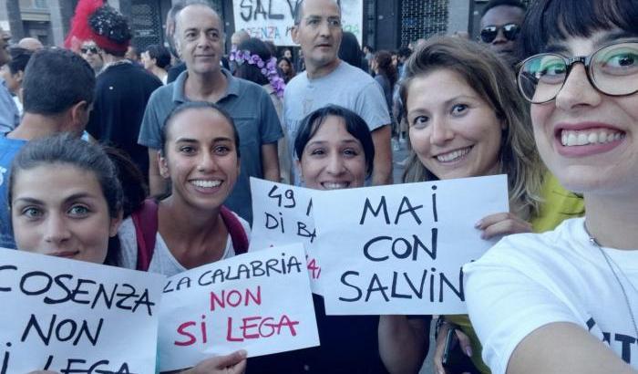 Salvini contestato se la prende con i figli di papà (tipo quelli che vanno sulla moto d'acqua della polizia)