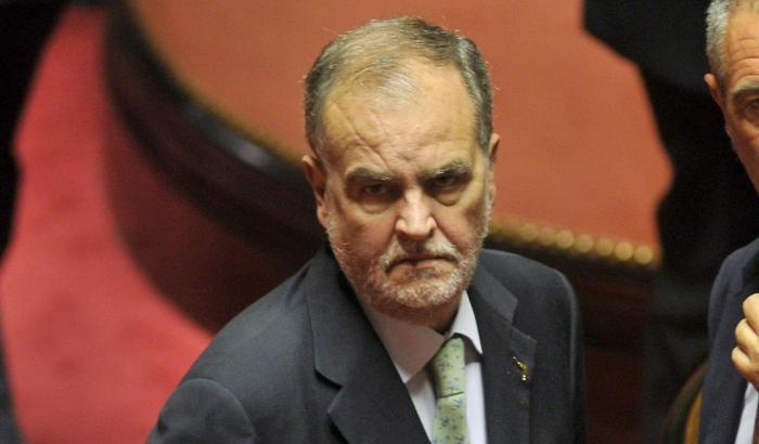 La Lega sceglie la rissa al Senato: occupati i banchi, seduta sospesa