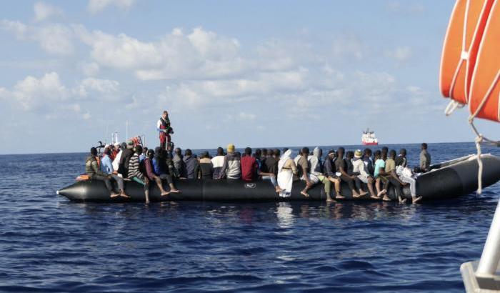 Ocean Viking salva un gruppo di migranti davanti alle coste della Libia