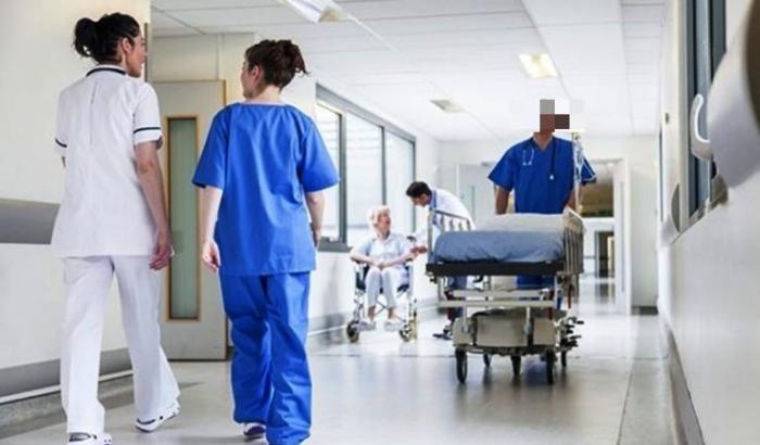 Il Regno Unito vuole rendere obbligatorio il vaccino per gli operatori sanitari