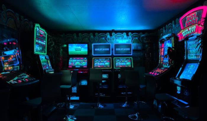 Slot Machines Photo by Carl Raw on Unsplash