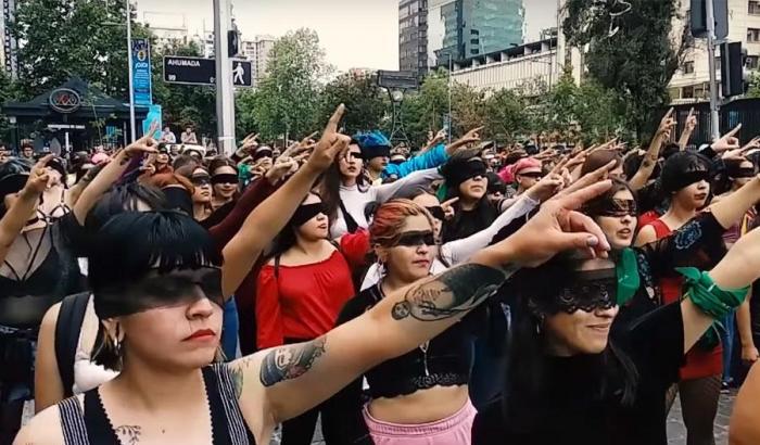 "Y la culpa no era mía": la rabbia delle donne cilene in un ballo contro la violenza maschile
