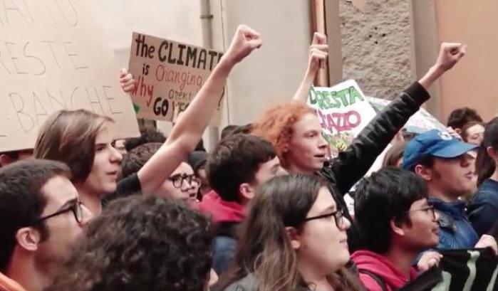 Friday for Future: gli studenti tornano in piazza per salvare il pianeta, e a Roma si canta 'Bella Ciao'